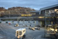 Ankunft am Flughafen von Bergen (© Monika Maintz)